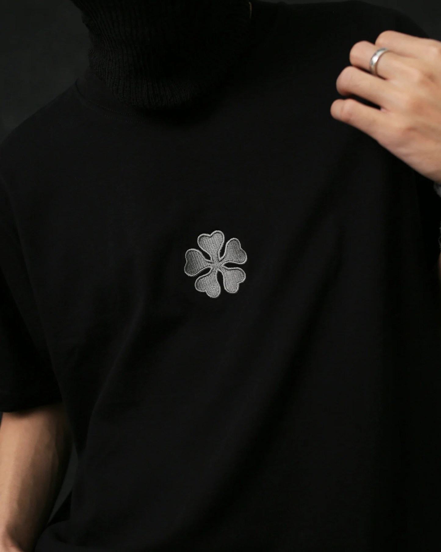 ASTA FIVE CLOVER TEE