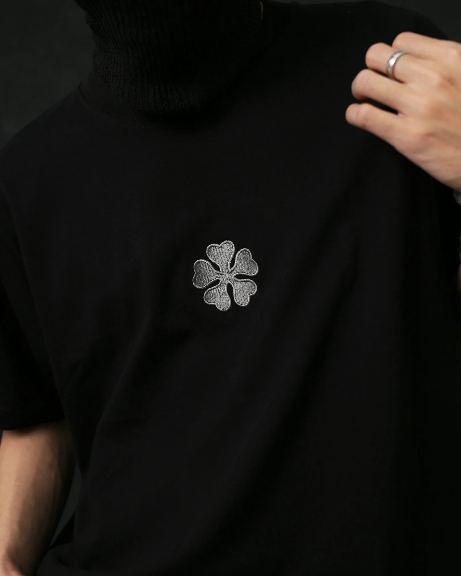 ASTA FIVE CLOVER TEE