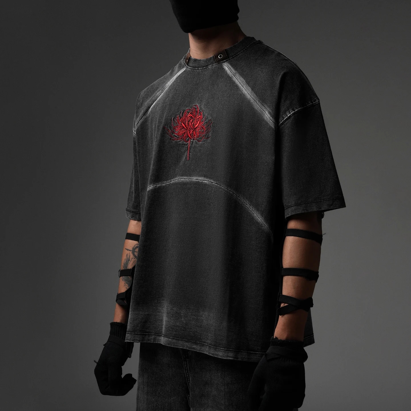 "CENTIPEDE" WASHED TEE