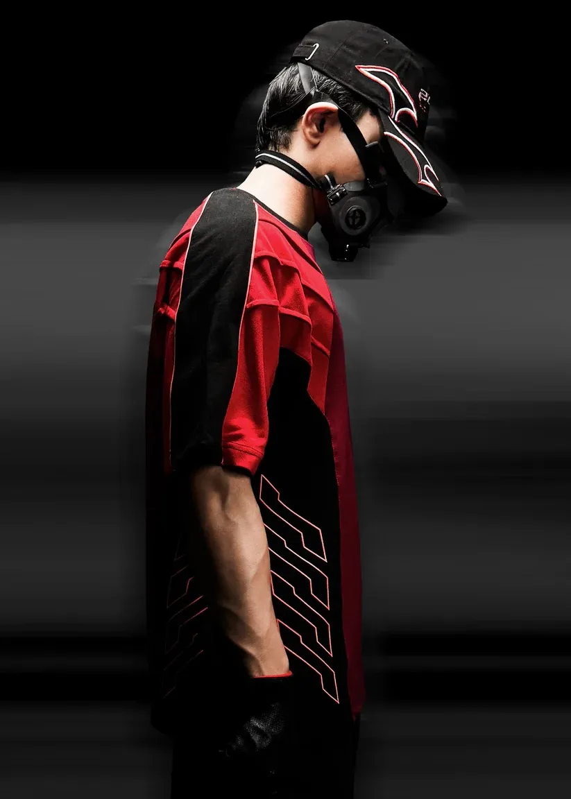 IGRIS ARMOUR TEE