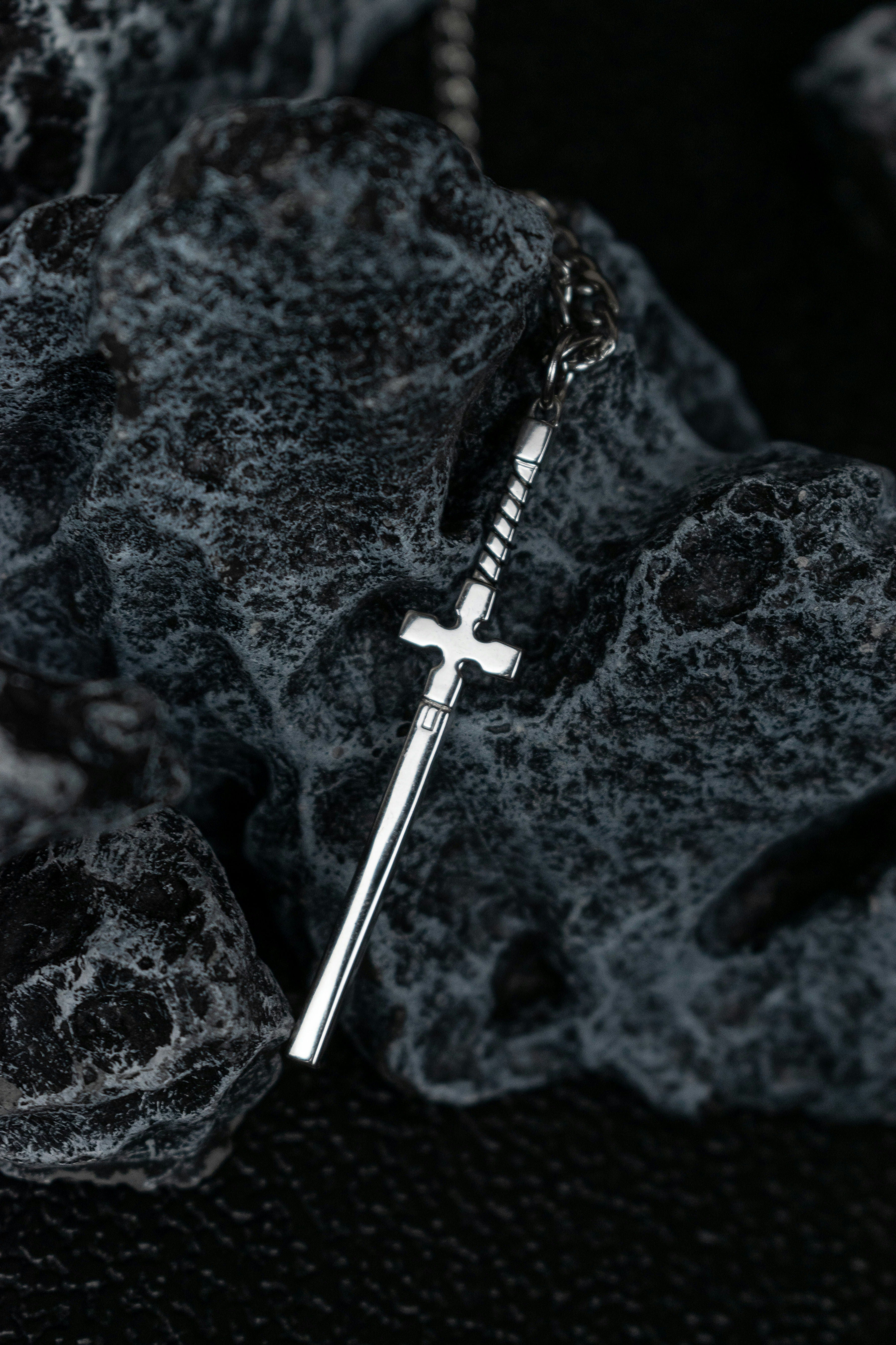 Arthur's 'Excalibur' Necklace - Fire Force