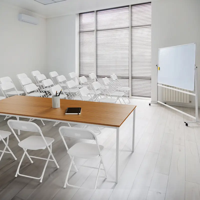 Silla plegable de plástico blanco en paquete de 4/6/10, portátil y plegable para uso interior y exterior, con marco de acero y capacidad de 350 lb. para eventos, oficina, bodas, fiestas, picnics, cocina y comedor detalles 4