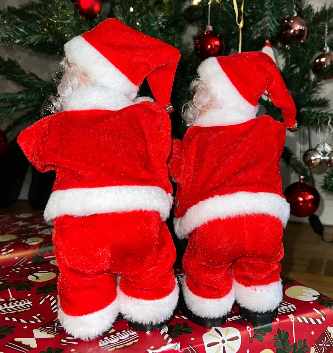 Jolly Twerking santa claus