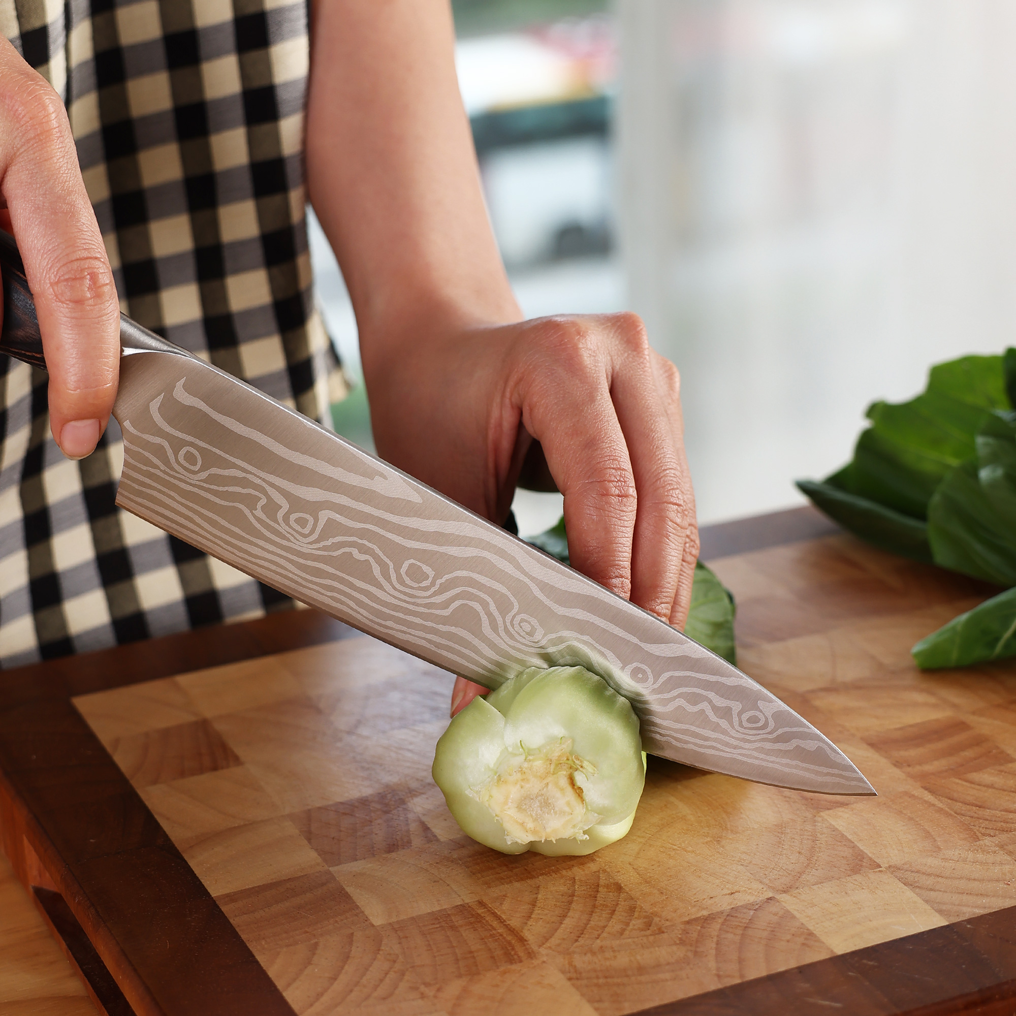 Hecef 8-Inch Chef Knife with Japanese Damascus Pattern Sharp Non-stick Ergonomic Wood Handle