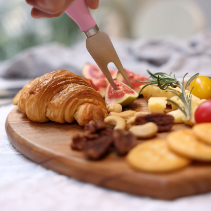 {Hecef Kitchenware}{knife}{cheese board}