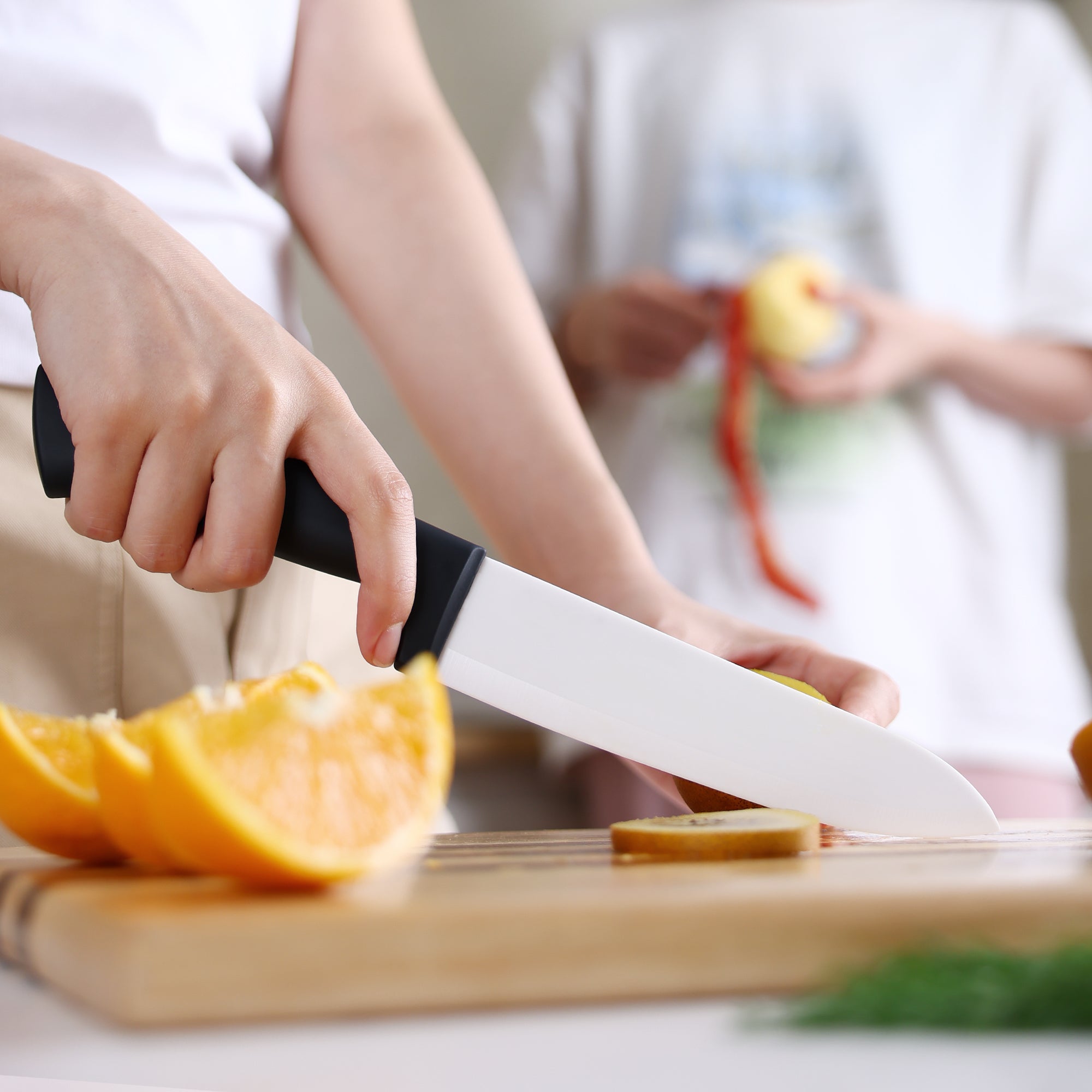 {Hecef Kitchenware}{knife}{cheese board}