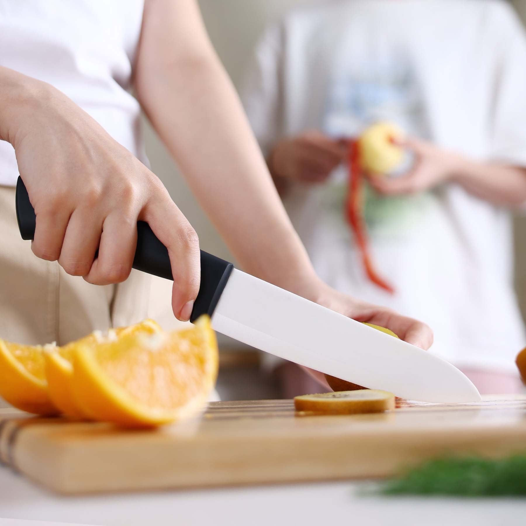 {Hecef Kitchenware}{knife}{cheese board}