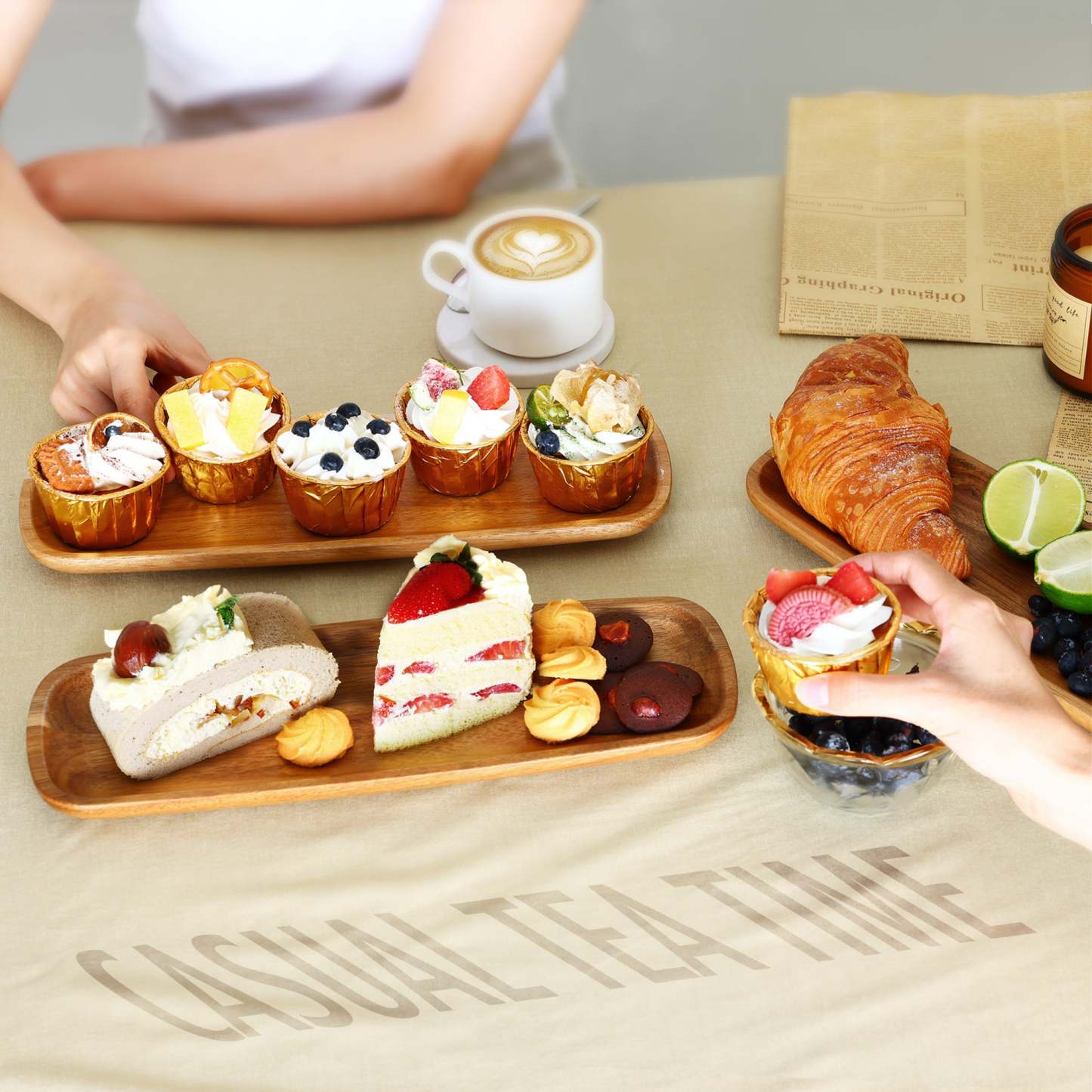{Hecef Kitchenware}{knife}{cheese board}