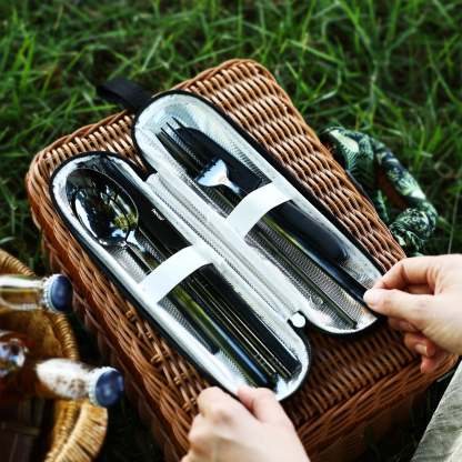 {Hecef Kitchenware}{knife}{cheese board}
