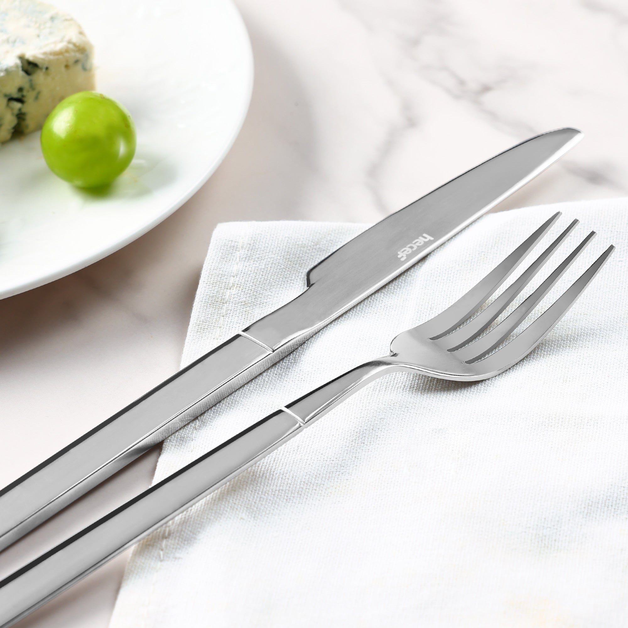 {Hecef Kitchenware}{knife}{cheese board}