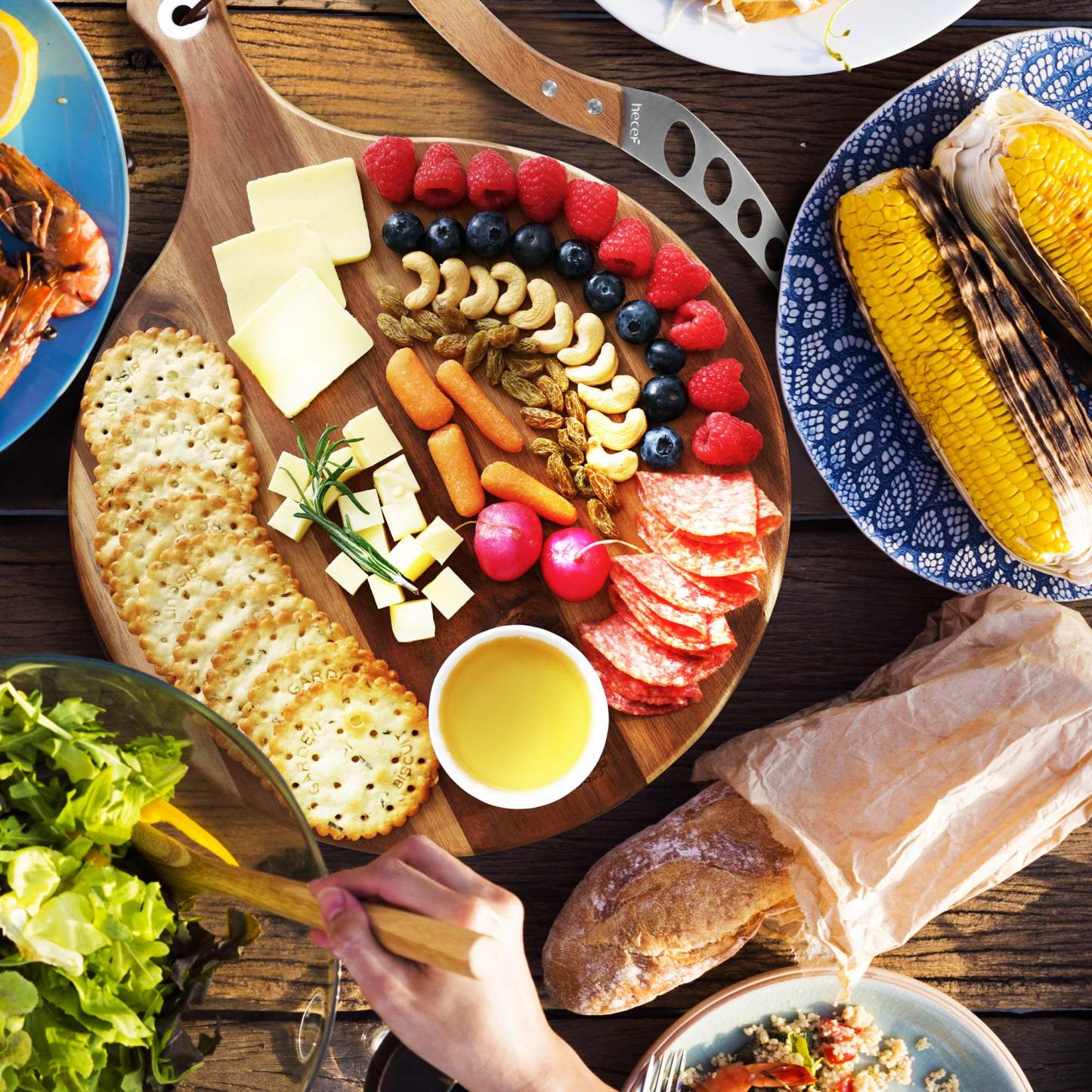 {Hecef Kitchenware}{knife}{cheese board}