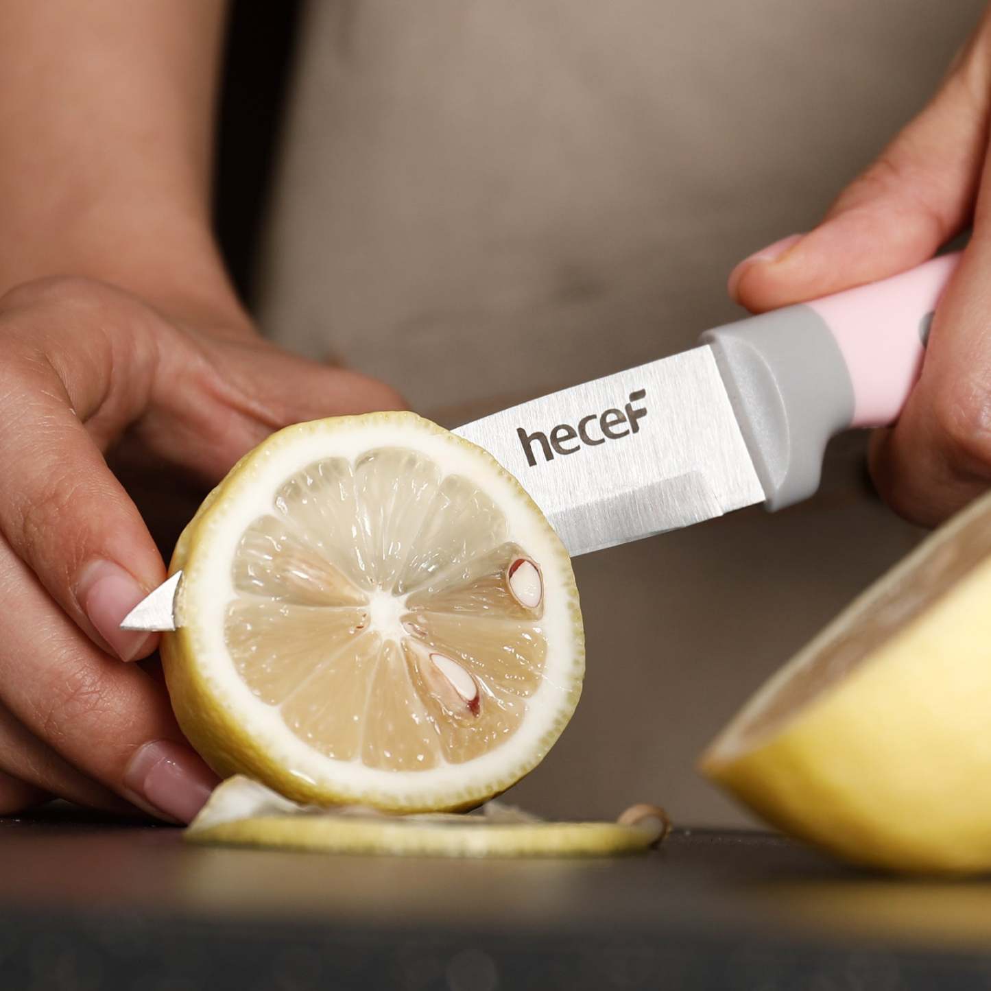 {Hecef Kitchenware}{knife}{cheese board}