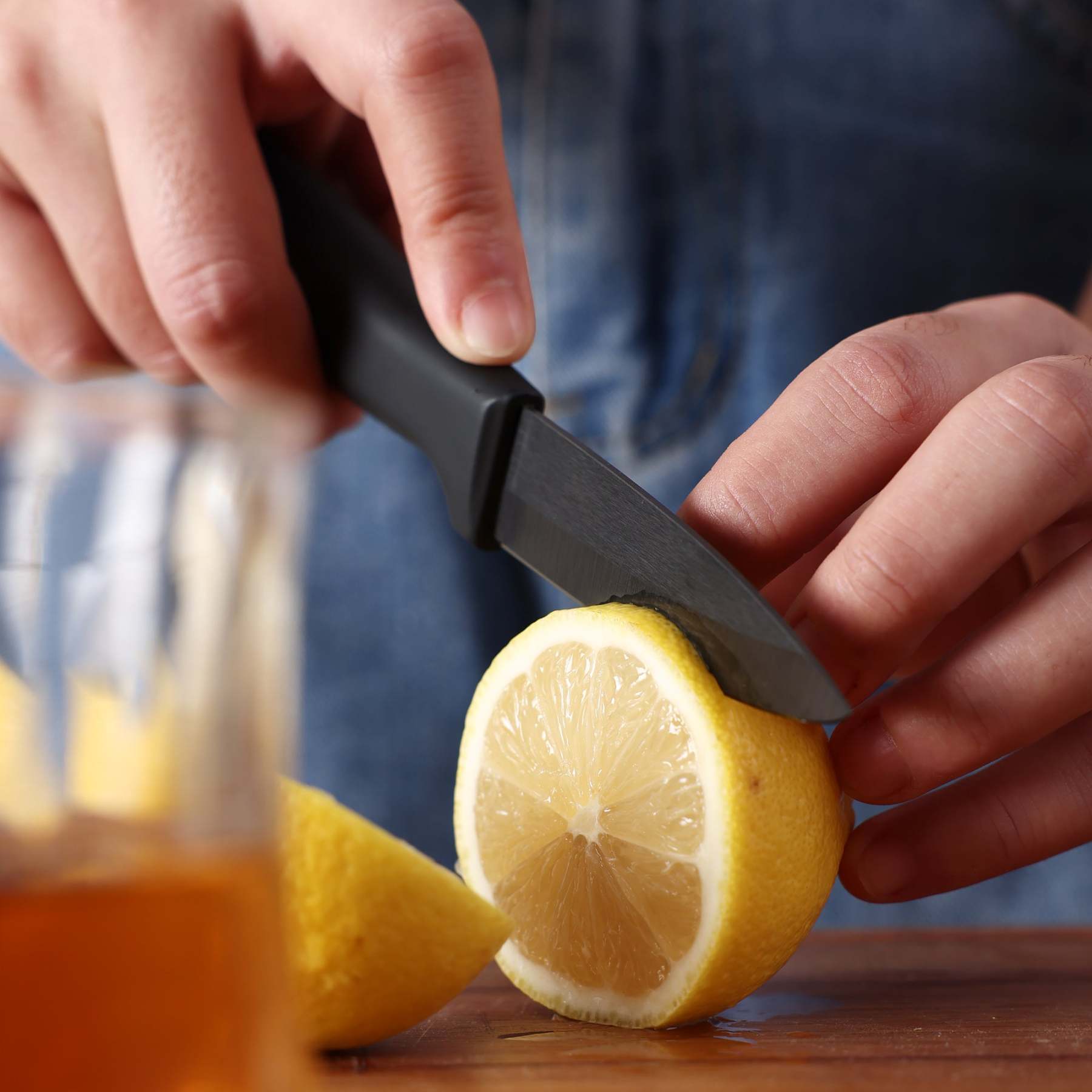 {Hecef Kitchenware}{knife}{cheese board}