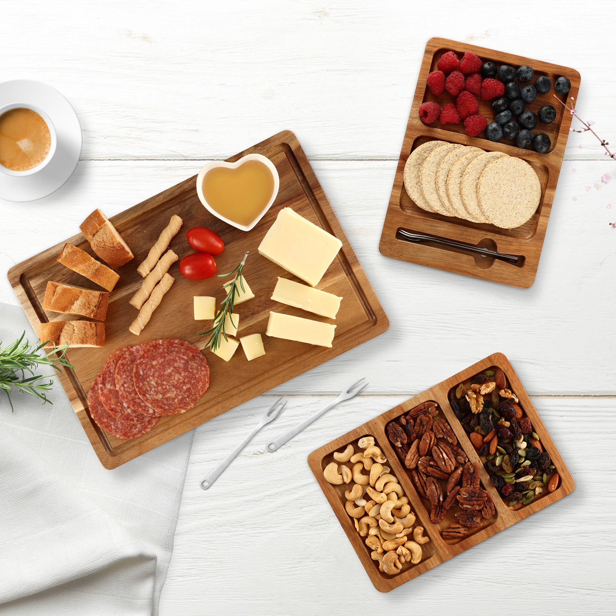 {Hecef Kitchenware}{knife}{cheese board}