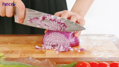 Hecef 8-Inch Chef Knife with Japanese Damascus Pattern and Ergonomic Wood Handle