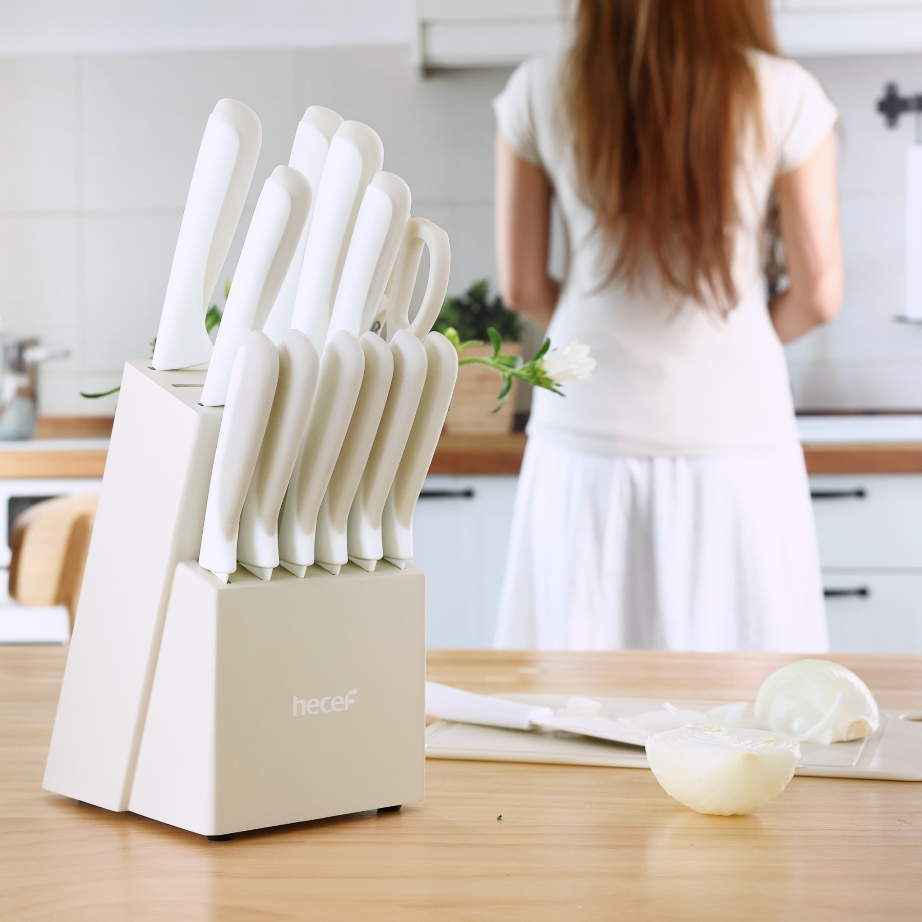 {Hecef Kitchenware}{knife}{cheese board}