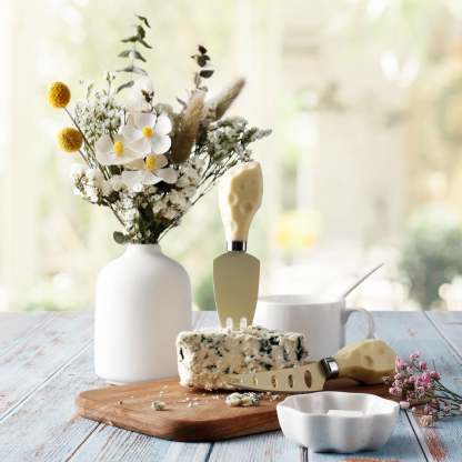 {Hecef Kitchenware}{knife}{cheese board}