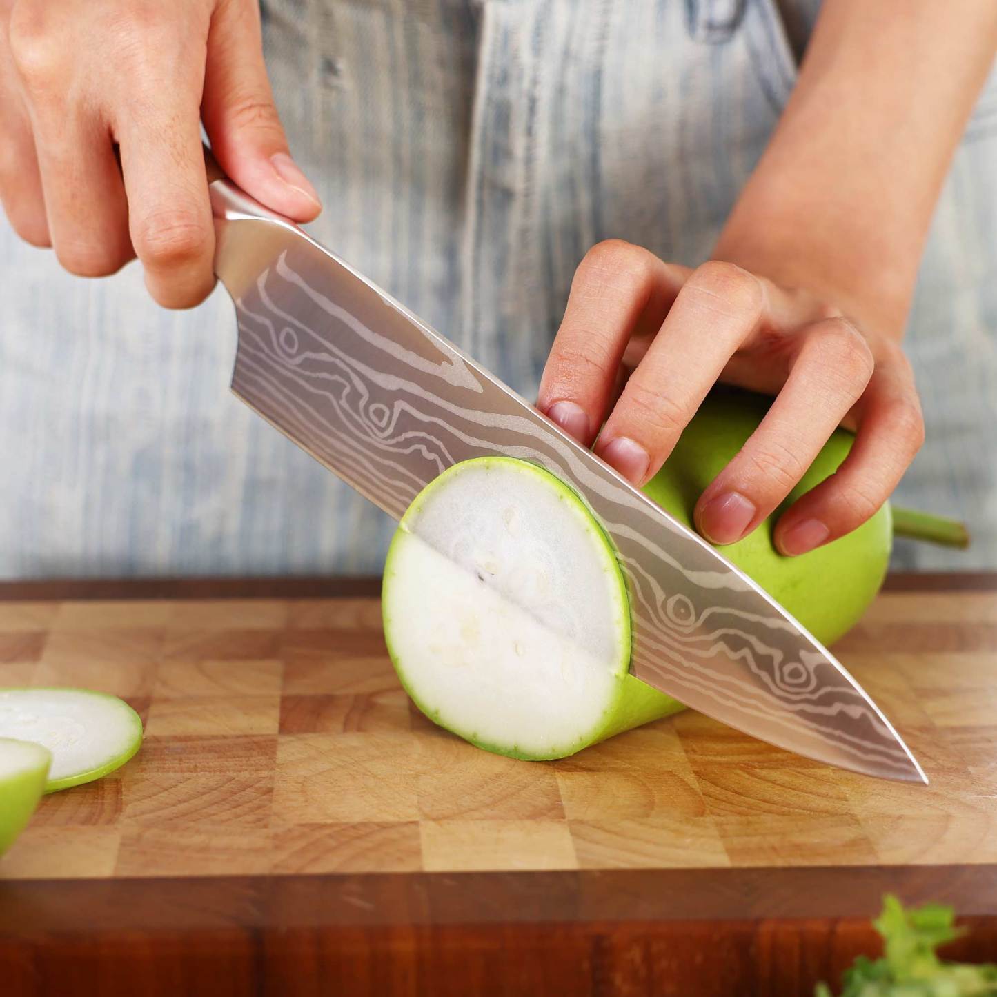 Hecef 8-Inch Chef Knife with Japanese Damascus Pattern Sharp Non-stick Ergonomic Wood Handle