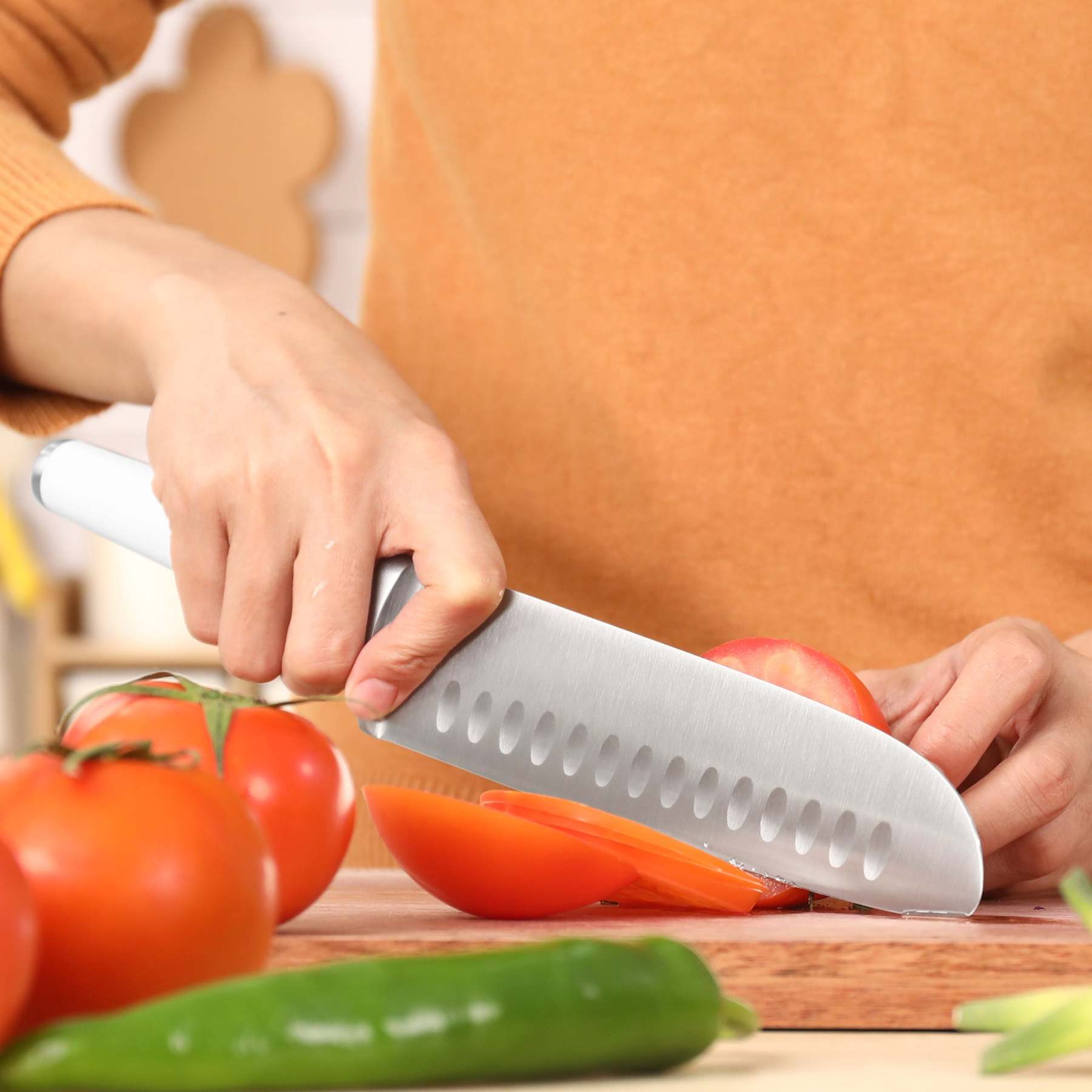 {Hecef Kitchenware}{knife}{cheese board}