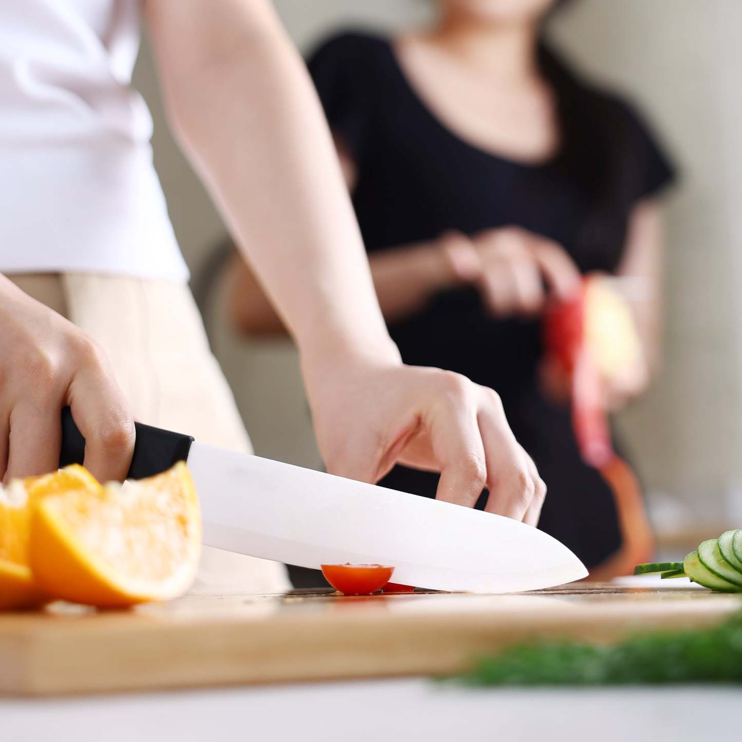 {Hecef Kitchenware}{knife}{cheese board}
