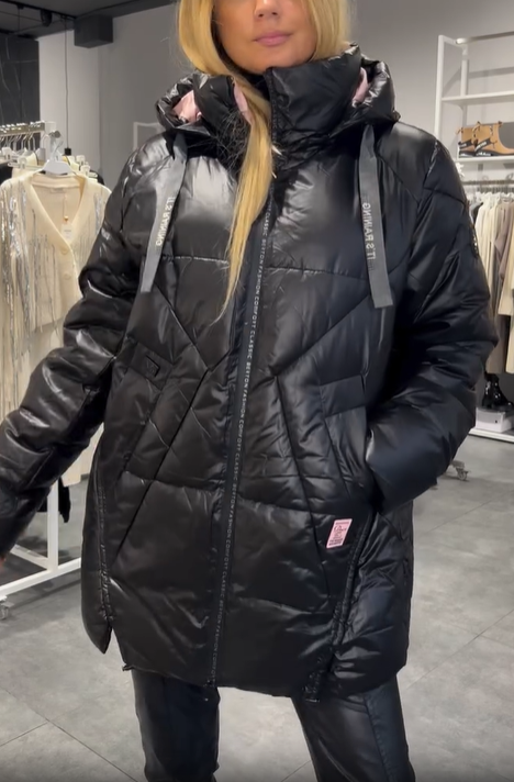 Diamond-Quilted Hooded Puffer Coat with Contrast Details