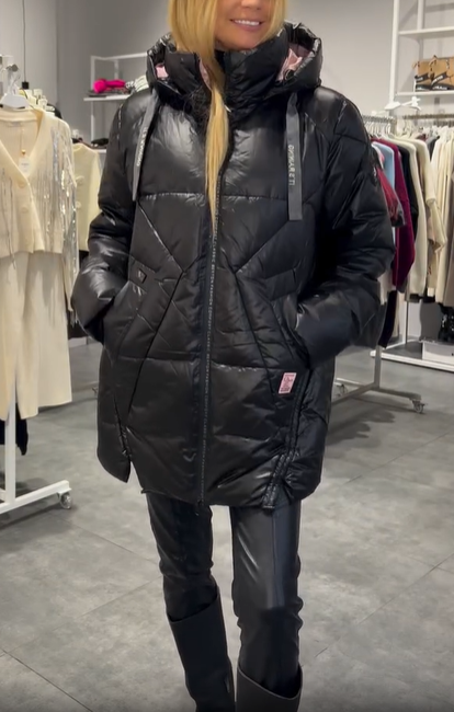 Diamond-Quilted Hooded Puffer Coat with Contrast Details