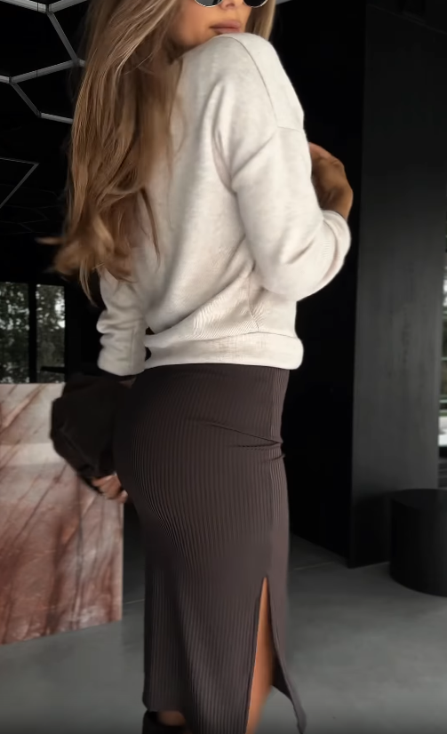 V-neck sweater with ribbed midi skirt set