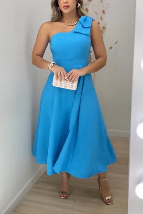 Classic dress with bow