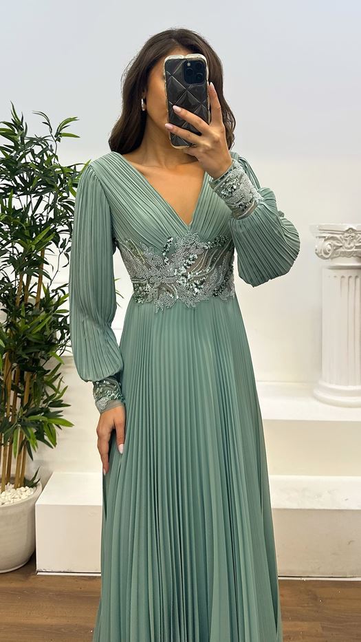 V-Neck Waist Embroidered Pleated Evening Dress
