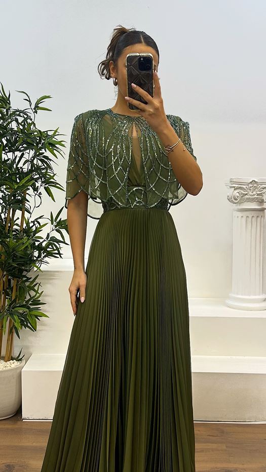 Collar Detail Pleated Evening Dress