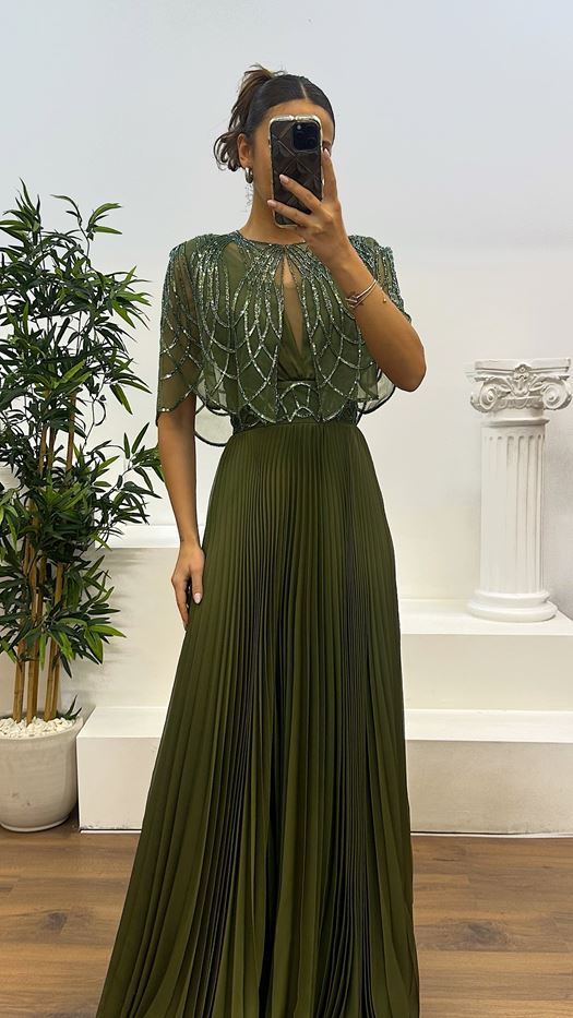 Collar Detail Pleated Evening Dress