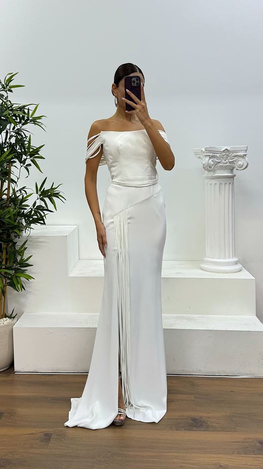 STRAPLESS EVENING DRESS