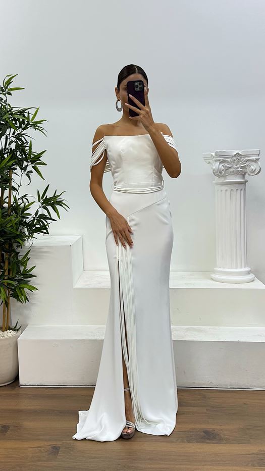 STRAPLESS EVENING DRESS