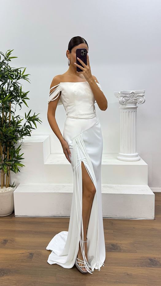 STRAPLESS EVENING DRESS