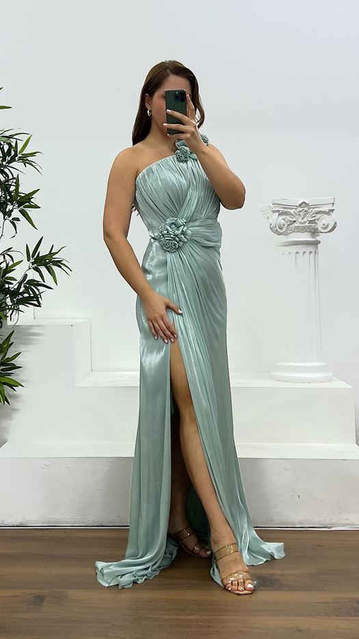 One Shoulder Flower Detail Plus Size Evening Dress