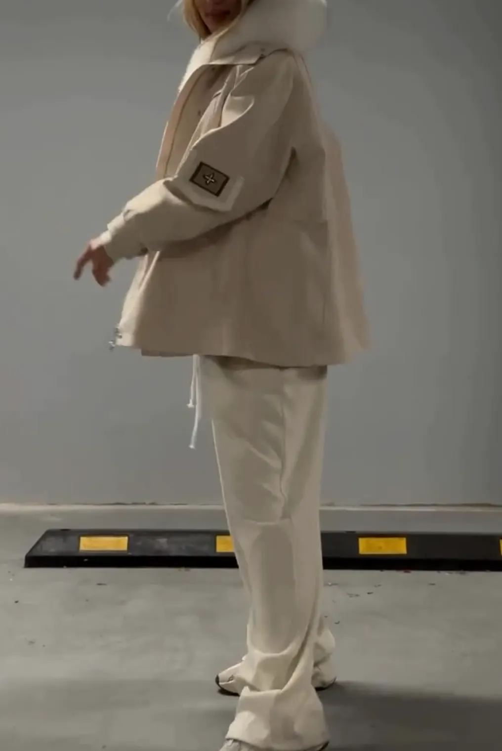[Copy]Longline Beige Puffer Coat with Faux Fur Collar and Belt