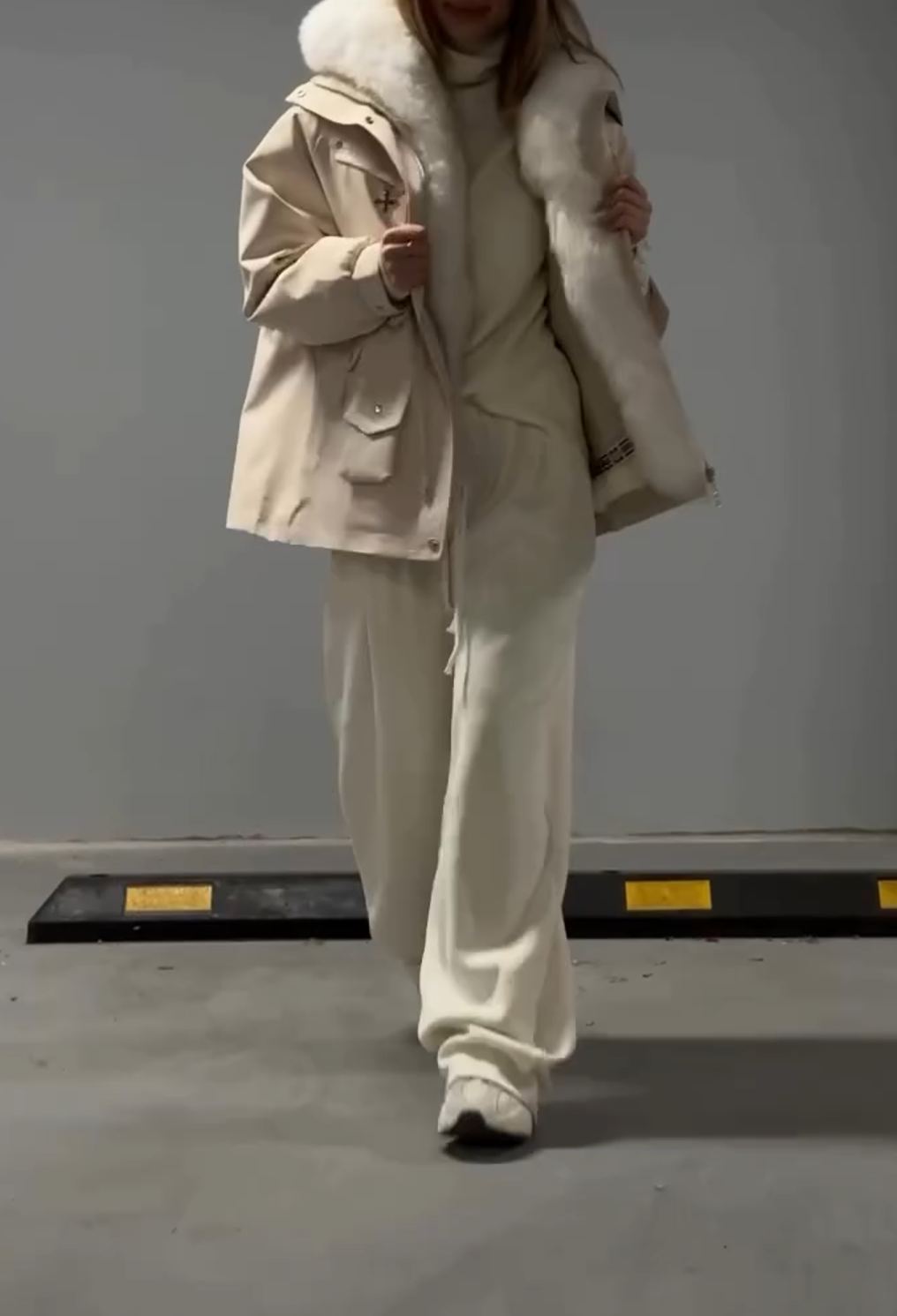 [Copy]Longline Beige Puffer Coat with Faux Fur Collar and Belt