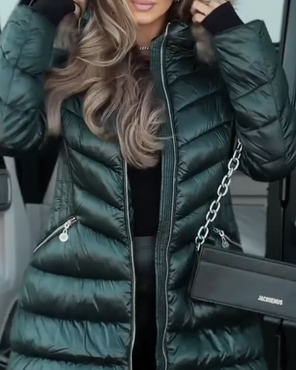 [Copy]Beige Parka with Luxurious White Faux Fur Lining