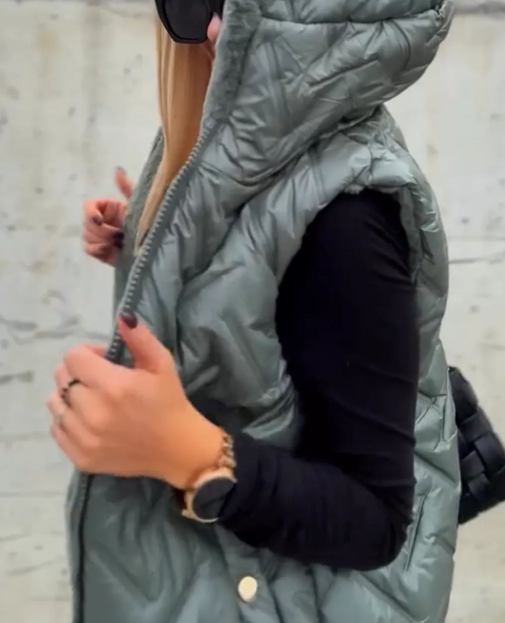 [Copy]Dark Grey Short Puffer Coat with Black Faux Fur Hood