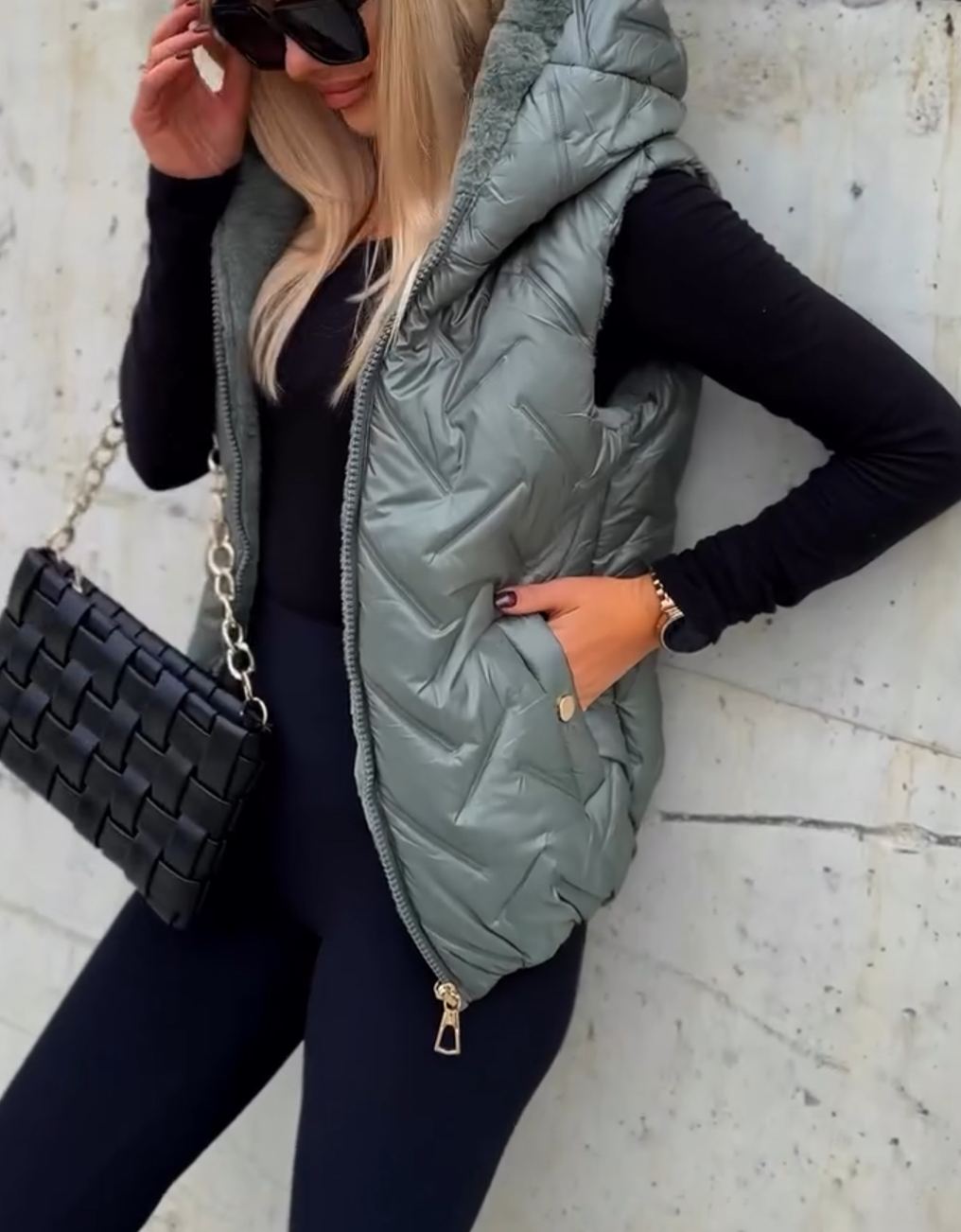 [Copy]Dark Grey Short Puffer Coat with Black Faux Fur Hood