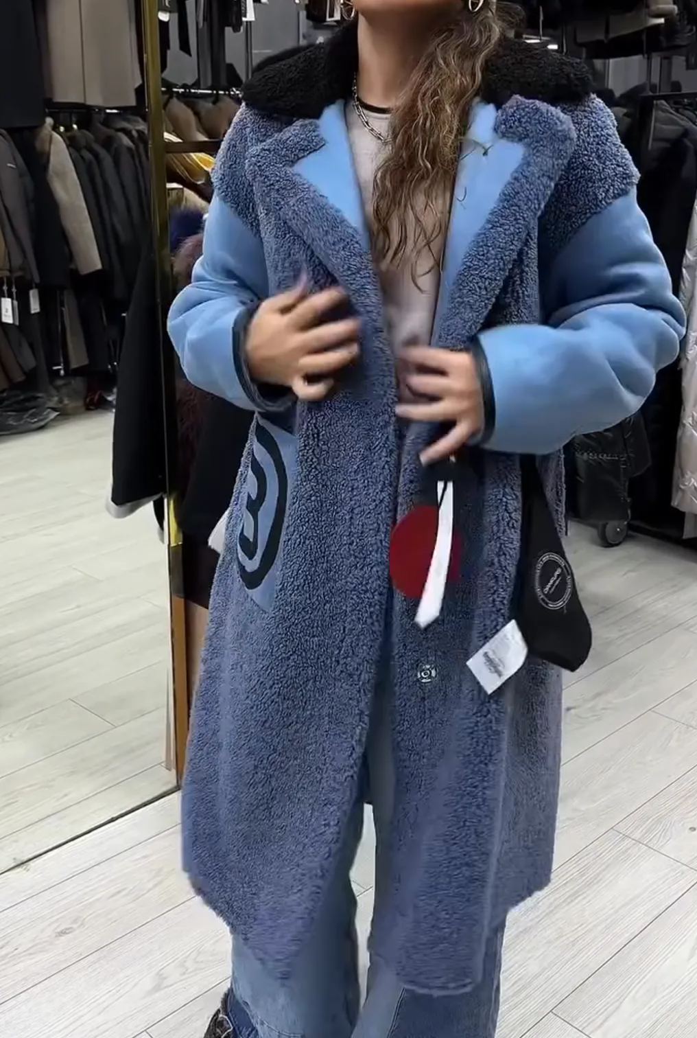 [Copy]Black Puffer Coat with Faux Fur Collar & Pocket Details