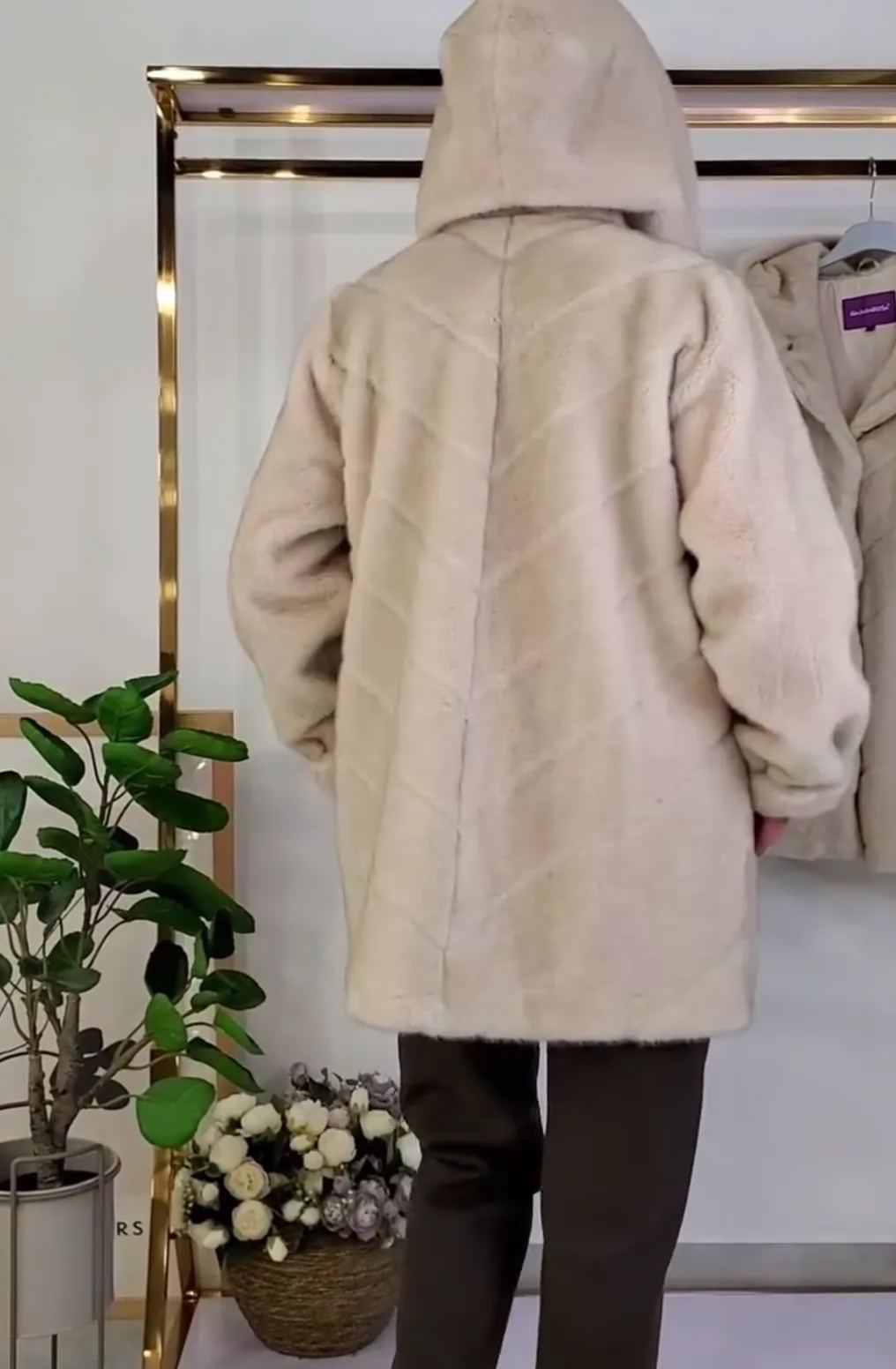 [Copy]Gray Faux Fur Hooded Coat with Ribbed Panel Detail