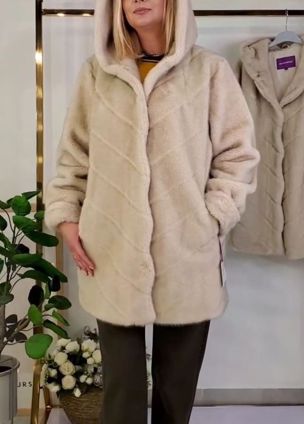 [Copy]Gray Faux Fur Hooded Coat with Ribbed Panel Detail