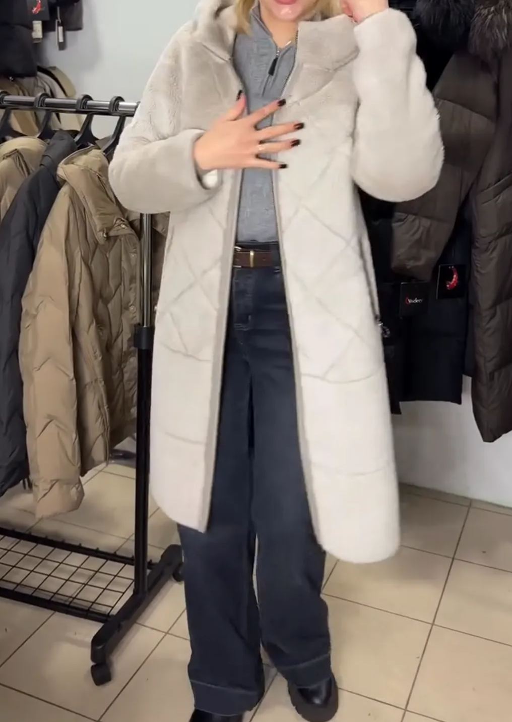 [Copy]Elegant Beige Oversized Down Coat