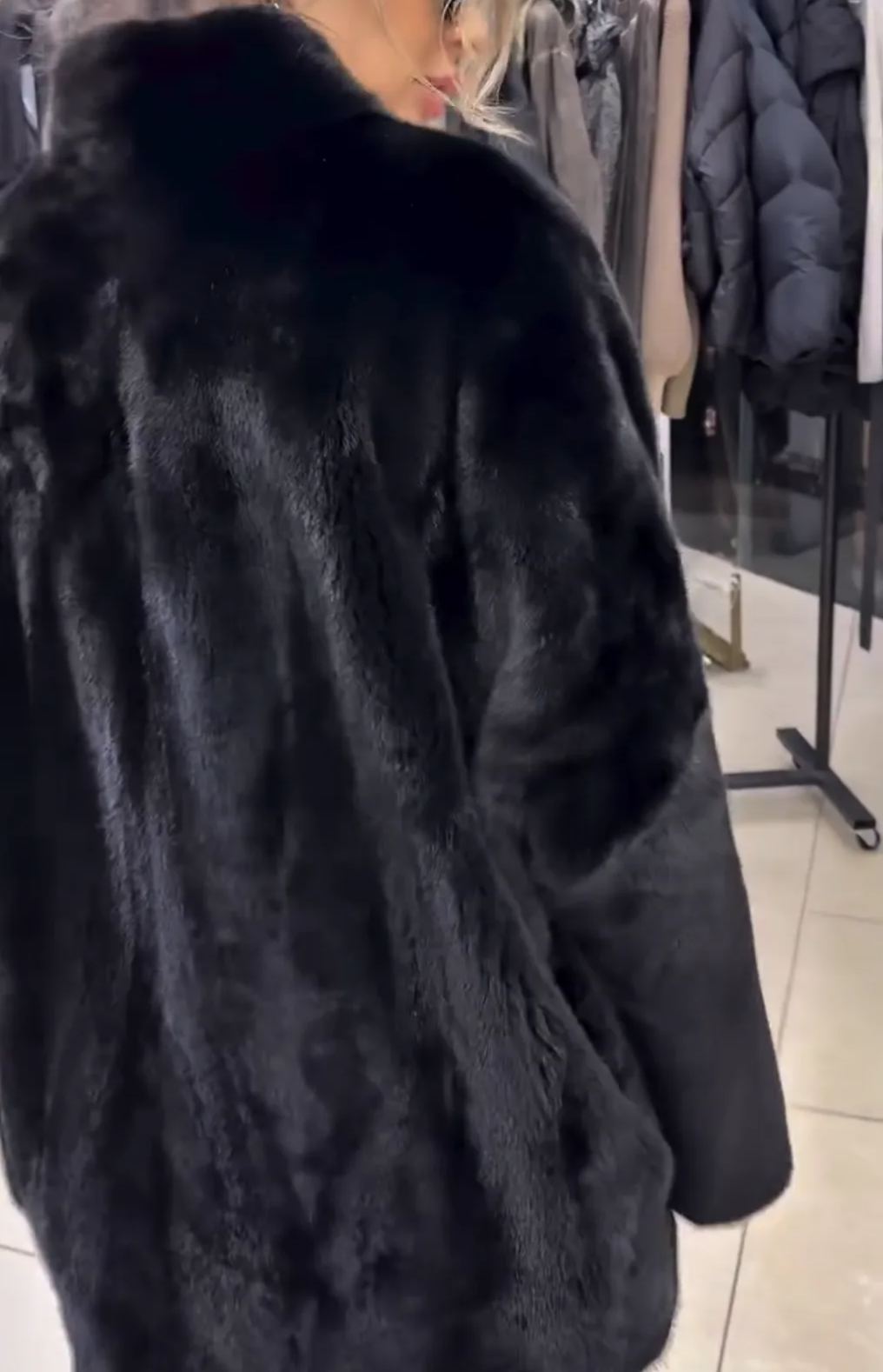 [Copy]Black Maxi Faux Fur Coat