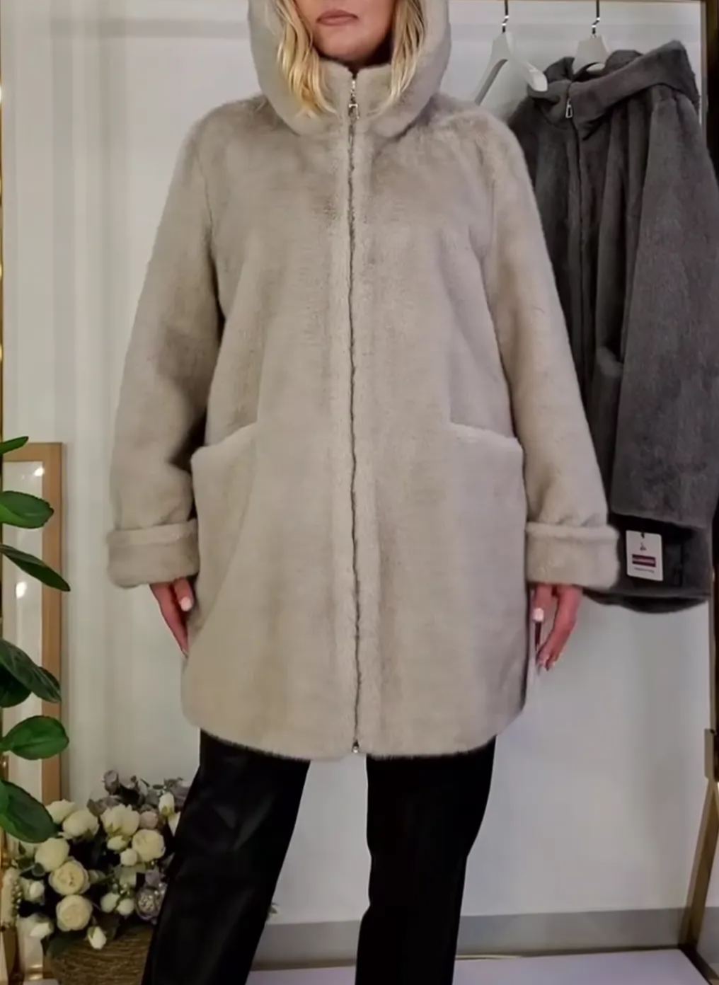 [Copy]Black Oversized Faux Fur Coat