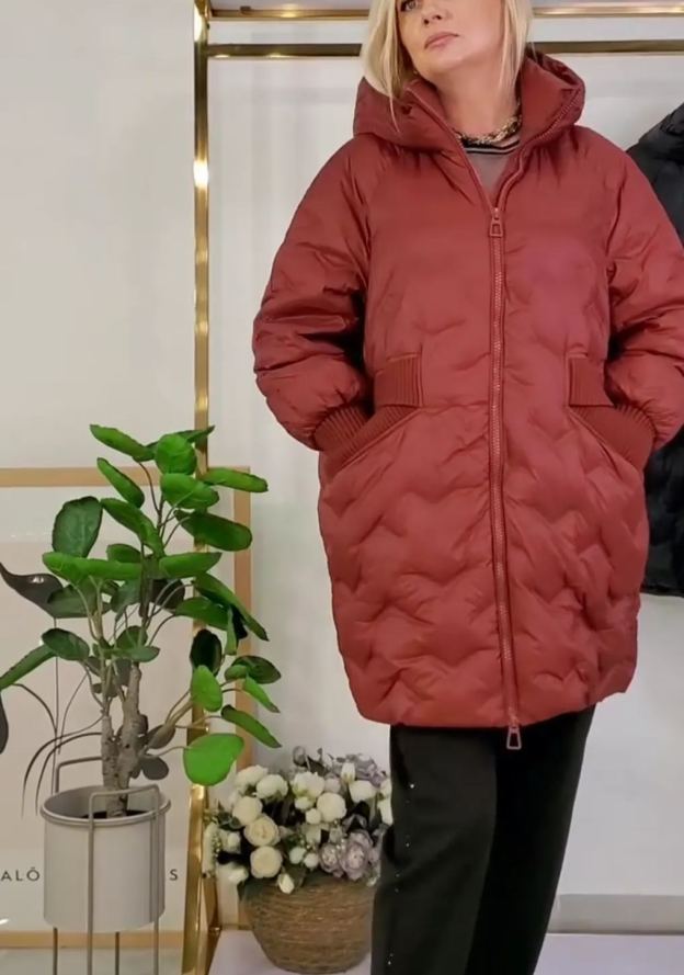 [Copy]Quilted Hooded Down Jacket