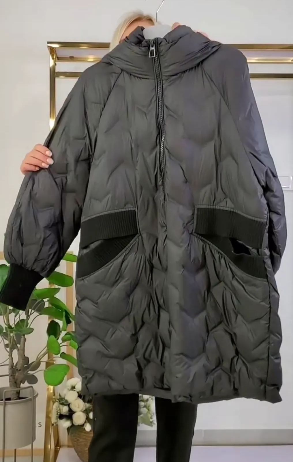 [Copy]Quilted Hooded Down Jacket