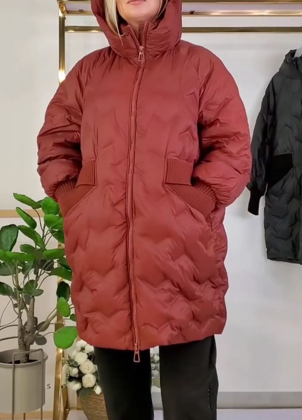 [Copy]Quilted Hooded Down Jacket