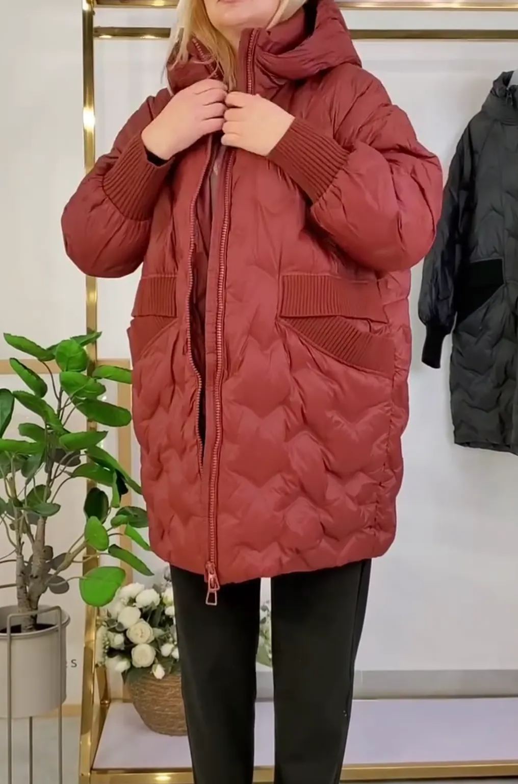 [Copy]Quilted Hooded Down Jacket